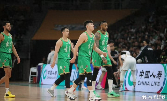 2.14米大中锋砍下18分，莱迪12分钟斩14分，辽宁内