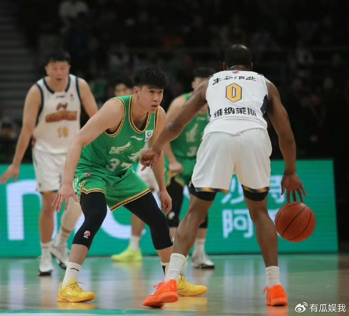 2.14米大中锋砍下18分，莱迪12分钟斩14分，辽宁内